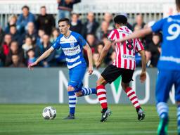 Ryan Thomas (links) gaat het middenveld van PSV versterken (foto: VI Images).