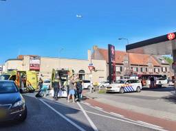 Een man (40) uit Tilburg stak de weg over en werd aangereden (Foto: Toby de Kort).