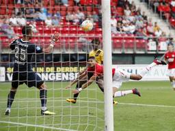 Björn Johnson maakt de 5-0 voor AZ. Foto: VI Images.