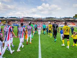 Willem II en VVV-Venlo komen het veld op (foto: VI Images).