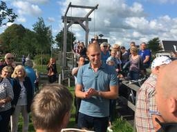 Maarten van der Weijden, even terug in Burdaard (foto: Maaike van der Hoek/Omrop Fryslân).