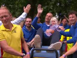 Maarten van der Weijden tijdens zijn huldiging in Leeuwarden.