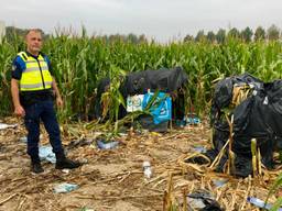 Jan Zeeven-Roelands bij een tentenkampje in het maïsveld (foto: Erik Peeters)