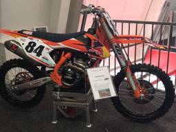 De replica van Herlings MX2-motor die is gebouwd door Jerry Klaaysen