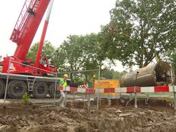 De boorkop is na twee weken ondergronds zijn gele kleurtje kwijt