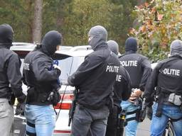 De politieactie bij de bevrijdingspoging. (Foto: SQ Vision)