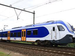 De trein raakte de bakfiets vlakbij station Oss-West. (Foto; Ginopress)