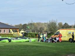 De kinderen raakten gewond toen het springkussen omviel (foto: Toby de Kort)