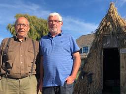 Cees van den Elshout en Bert Joosen bij de Schrankhut in Raamsdonksveer (Foto: Erik Peeters)