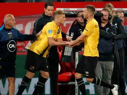 De eerste minuten van Sydney van Hooijdonk in het shirt van NAC (foto: VI Images).