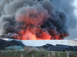 Zeer grote brand bij TUF Recycling in Dongen