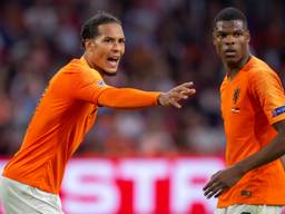 Virgil van Dijk en Denzel Dumfries (foto: OrangePictures).