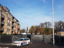 De man werd doodgestoken op de Nieuwe Prinsenkade. (Foto: Dirk Verhoeven)