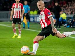 Linksback Angelino in actie. (Foto: VI Images)