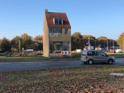 Het draaiende huis in Tilburg is kapot (Foto: Jan Waalen)