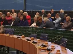 Nuenenaren op de publieke tribune van de Statenzaal (Foto: Jan de Vries)