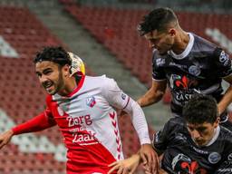 FC Den Bosch in actie tegen jong Utrecht