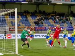 RKC-keeper Etienne Vaessen voorkomt een treffer. Foto: Orange Pictures.