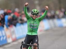 Maud Kaptheijns: als eerste over de finish in Essen. (Foto: VI Images)