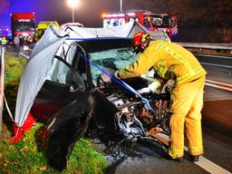 Bij het ongeluk kwam een 28-jarige man uit Weert om het leven (foto: Rico Vogels/SQ Vision Mediaprodukties)