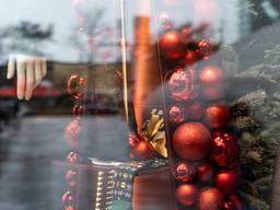 Deze etalage is al helemaal klaar voor de kerst (foto: Kevin Cordewener)