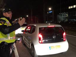 De kerstborrelcontrole in Tilburg (foto: René van Hoof).