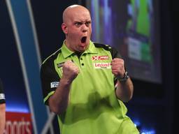 Blijdschap bij Michael van Gerwen tijdens de wedstrijd tegen Gary Anderson (foto: VI Images).