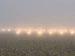 Mist op Eindhoven Airport. (Archieffoto)