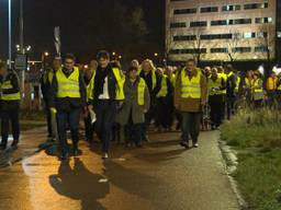 De stoet van 'gele hesjes' in Breda (foto: Raoul Cartens)