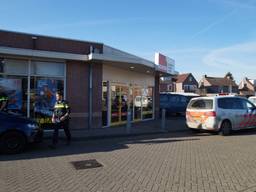 Politie in actie na de overval. (Foto: Erik Haverhals/FPMB)