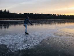 Schaatsers op het Buntven in Deurne (archieffoto).