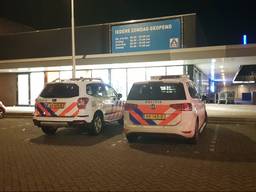 Twee (jonge) mannen plegen overval op Aldi in Tilburg (Foto: Fons Hendriks)