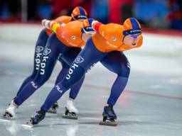 Antoinette de Jong, Ireen Wust en Joy Beune: zilver in Inzell. (Foto: Orange Pictures)