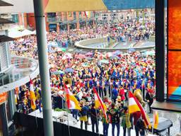 https://api.omroepbrabant.nl/img/f/$width$/$height$/0.5/0.5/bWVkaWEvcHJvZC8yOTQ2MDc0LmpwZz9zdj0yMDE5LTA3LTA3JnN0PTIwMjAtMDUtMDFUMTYlM0E0MSUzQTE3WiZzZT0yMDQwLTA1LTAxVDE2JTNBNDElM0ExN1omc3I9YiZzcD1yJnNpZz0lMkJLOUp0RWJVdlpGdFpHZTFQYTNpWHB2d3poM3d0SjZNS3hqZGtjVHdxU2slM0Q=
