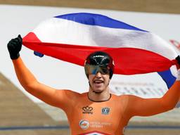 Harrie Lavreysen na het behalen van de wereldtitel. (Foto: VI Images)