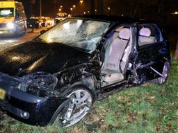 De auto was total loss na het ongeval. (Foto: Toby de Kort)