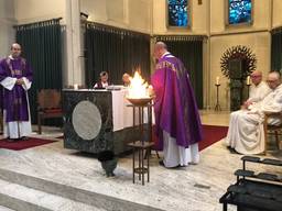 In de kapel konden katholieken een askruisjes krijgen (Foto: Alice van der Plas).