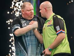 John Henderson verraste tegen Michael van Gerwen. (Foto: Steve Welsh/PDC)