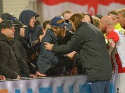 Onrust in Oss, Marcel van der Sloot en Bryan Smeets proberen de fans te kalmeren (foto: OrangePictures).