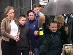 Minister Carola Schouten (l) tussen de boeren. Geert Wilders op de foto met een jonge fan. Foto's: Omroep Brabant