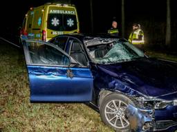 Veel schade aan de auto na het ongeluk. (Foto: 112Nieuwsonline/Danny van Schijndel)