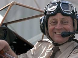 Hans was 28 jaar lang piloot.