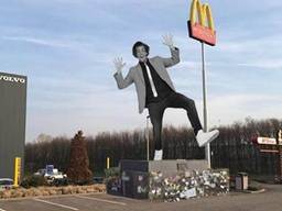 Snollebollekes zou het nieuwe standbeeld bij de McDonalds kunnen worden. (Foto: Facebook)