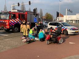 De man op de scootmobiel heeft het ongeluk niet overleefd. (Foto: Dave Hendriks)