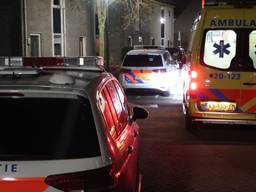 Verschillende hulpdiensten kwamen naar de Dassenburcht na de overval. (Foto: Perry Roovers)