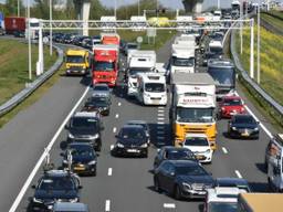 Drukte op de A67 (archieffoto: Hans van Hamersveld).