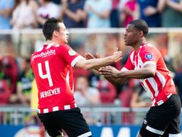 Nick Viergever en Denzel Dumfries. (foto: VI Images)