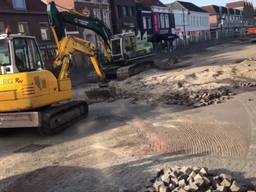 De aanleg van de haven in Zevenbergen is begonnen.