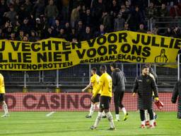 Teleurstelling bij de spelers, boosheid bij de fans (foto: VI Images).