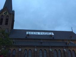 Enkele jaren geleden hing dit spandoek op het dak van de kerk in Lithoijen. (Foto: Facebook Balian van Ibelin)